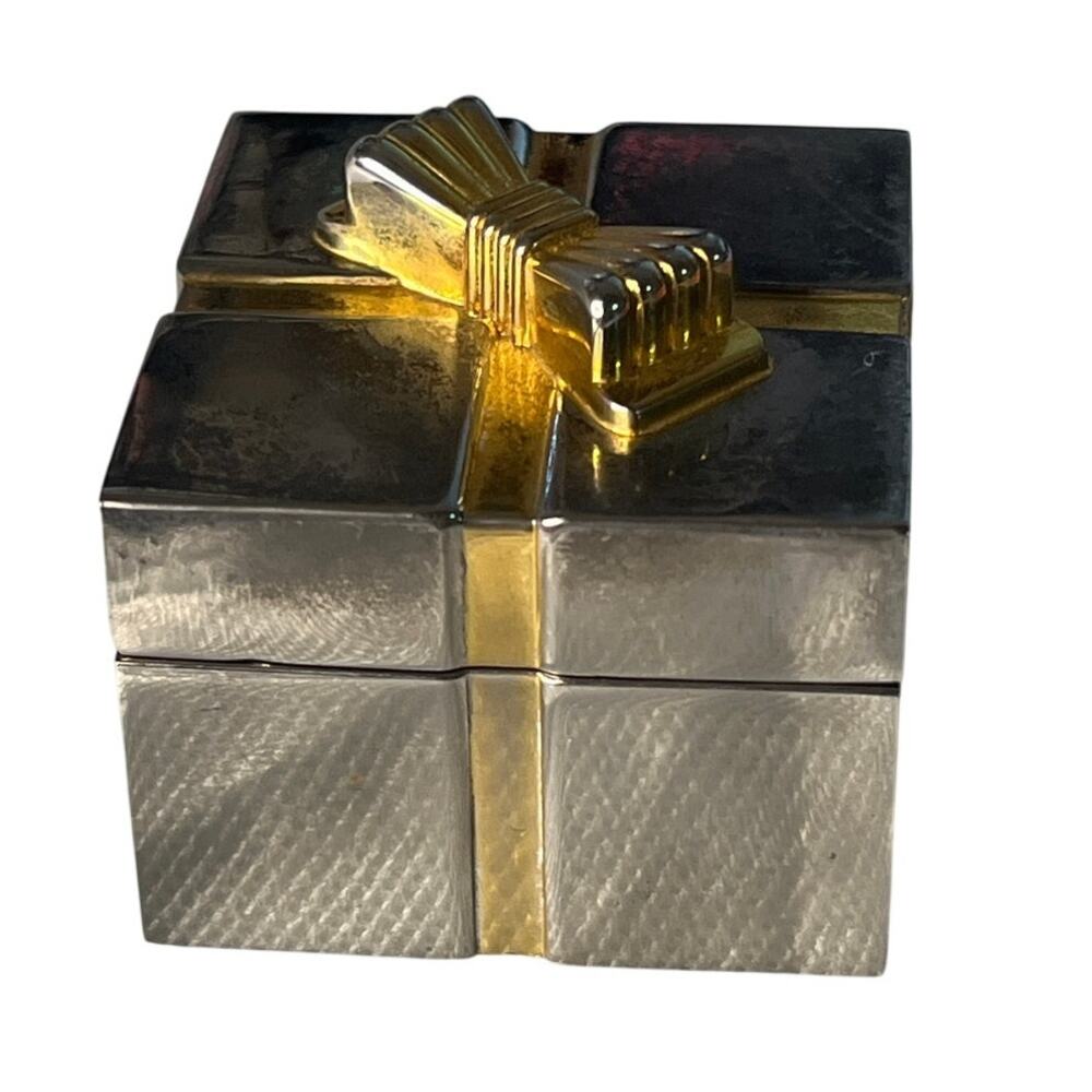 Binion Silver Toned Quartz Table Clock Gift box with gold bow